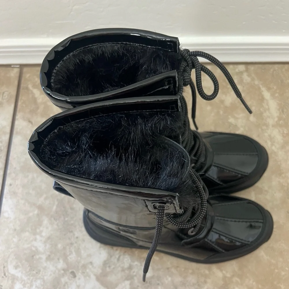 UGG WOMEN'S PATENT LEATHER ADIRONDACK III SHEARLING LINED BOOTS BLACK Sz 5.5